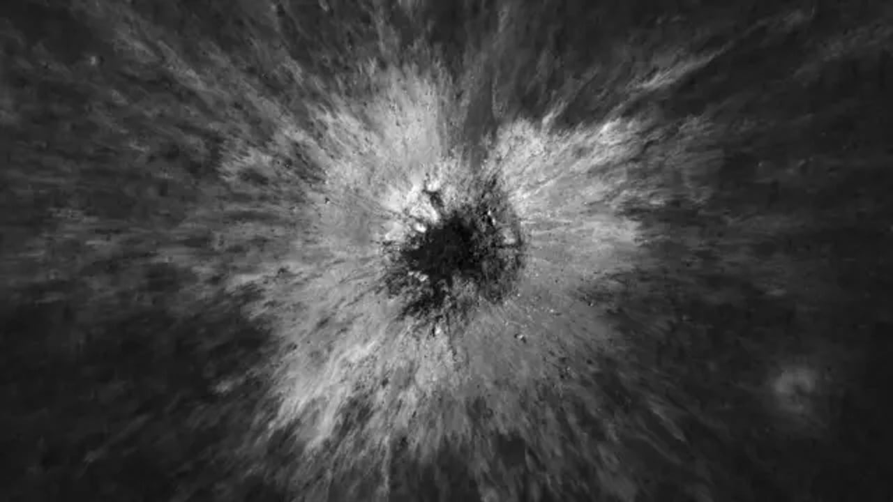 La NASA descubre un cráter lunar de 222 metros creado en 2024